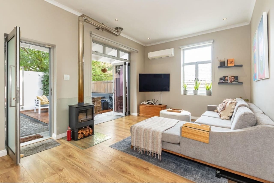2 Bedroom Property for Sale in Sea Point Western Cape